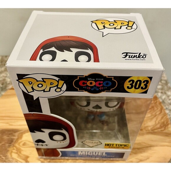 Funko Pop! Disney CoCo Miguel #303 Vinyl Figure, Hot Topic exclusive Diamond - Picture 4 of 9
